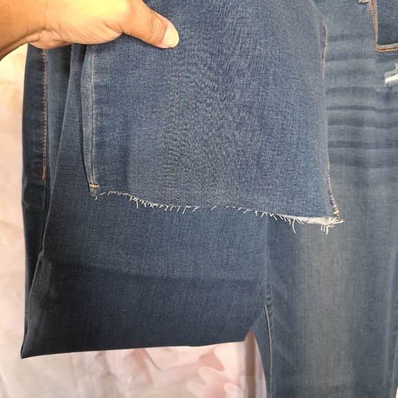 NWT Knox Rose Plus Size High Rise Distressed Bootcut Jeans Dark Wash - Picture 11 of 16
